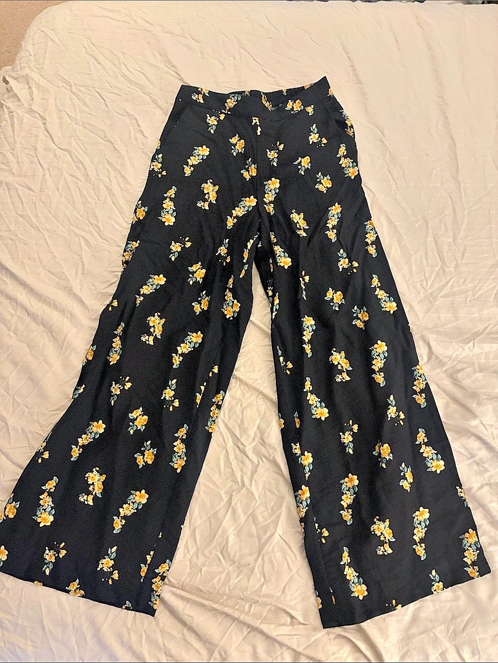 a new day Slub Crepe Printed Pants Floral Wide Leg Pants Black & Yellow Small